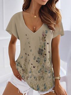 Product Title :Summer Floral V Neck Casual T-ShirtSize Guide (CM) Tag size US Waist Length Shoulder Bust S 6-8 65 64.5 90 M 10 66.5 66.5 94 L 12 68 69.5 100 XL 14 69.5 72.5 106 XXL 16 71 75.5 112 Size Guide (Inch) Tag size US Waist Length Shoulder Bust S 6-8 25.6 25.4 35.4 M 10 26.2 26.2 37 L 12 26.8 27.4 39.4 XL 14 27.4 28.5 41.7 XXL 16 28 29.7 44.1 Product Details Clothes Length: Regular Sleeve Length: Short sleeve Edition type: Regular Fit Waistlines: Natural Elasticity: No Elasticity Silhoue Grown Women, Easter Outfit, Summer Dress Outfits, Summer Floral, Boho Stil, Casual T Shirt, Floral Style, Color Khaki, Latest Fashion Clothes