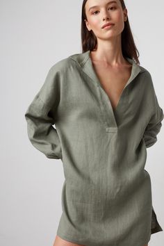 "SKY is an oversized, long sleeve linen tunic dress. Perfect  DETAILS - Collar neckline - Long sleeves - Above knee length - Oversized fit - 100% midweight European linen fabric - Cut and sewn to order just for you in our studio COLOR - Sage Green, you can also choose other colors above - Fabric samples are available here https://www.etsy.com/listing/586569696/linen-fabric-samples SIZING & FIT - Size down for a more fitted look - Model is 5'9.5\" / 177cm and wearing a size XS CARE FOR LINEN - Machine wash up to 30ºC/86ºF gentle cycle - Lay flat to dry or tumble dry low - Warm iron if needed - Do not bleach SIZE GUIDE Size conversion guide Size XS (US 0-2, IT 36-38, UK 4-6, Japan 3-5, France 32-34) Size S (US 4-6, IT 40-42, UK 8-10, Japan 7-9, France 36-38) Size M (US 8-10, IT 44-46, UK 12- Long Sleeve Solid Linen Beach Dress, Solid Long Sleeve Linen Dress For Beach, Long Sleeve Solid Linen Dress For Beach, Green Linen Long Sleeve Dress For Beach, Oversized Long Sleeve Linen Dress For Fall, Oversized Chic Linen Long Sleeve Dress, Chic Oversized Linen Dress With Long Sleeves, Chic Oversized Long Sleeve Linen Dress, Oversized Linen V-neck Tunic