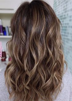 Honey Bayalage, Kimono Hairstyle, Highlights On Brunette, Bayalage Highlights, Rambut Brunette, Honey Brown Hair, Brown Ombre Hair, Hot Hair Colors