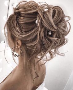 Formal Wedding Hairstyles, Wedding Hair Side, Natural Wedding Hairstyles, Wedding Hairstyles For Medium Hair, Beach Wedding Hair, Hair Extensions Best, Wedding Hairstyles With Veil, Trendy Wedding Hairstyles, Bridesmaid Hair Updo