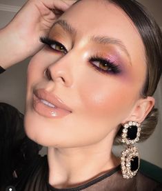 Makeup Artist Outfit Fashion, Makeup 2023