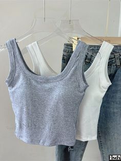 Fisdy - Multi-purpose Sleeveless Camisole with Built-in Padding: Versatile Innerwear for a Trendy Exposed Midriff Look Tomboy Bra, Stylish Crop Top, Crop Top Designs, Clueless Outfits, Womens Camisoles, Easy Trendy Outfits, Padded Bra, Bra Top, Casual Style Outfits