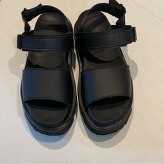 Dr Martens Black Voss Women’s Durable Sandals 9 Slight Wear On Toe Soles See Pics But Otherwise In Great Condition Voss Sandals, Dr Martens Black, Dr. Martens, Women's Shoes Sandals, Shoes Sandals, Sandals, Women Shoes, Women Shopping, How To Wear