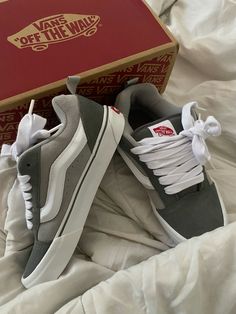 #vans #knuskoolvans #ootd #sneakers #sneakerhead #shoes #aesthetic #trendy #inspiration #instagram New School Vans, Vans Aesthetic Outfit, Vans Shoes Aesthetic, Chunky Vans, Aesthetic Vans, Vans Grey, Sneakerhead Shoes