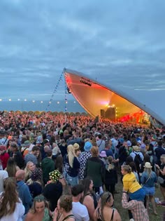 a crowd of people watching a concert by the sea at boardmasters festival Boardmasters Aesthetic, Boardmasters Festival, Better Days Are Coming, Summer Dream