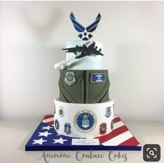 Retirement Cake Decorations, Policeman Cake, Army Graduation, Air Force Retirement, Usa Cake, Military Retirement Parties, Retirement Ceremony, Army Cake, Military Cake