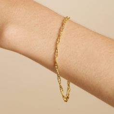 Double Open Chain Bracelet Stone And Strand, Gold Bracelet Simple, Dainty Gold Bracelet, Work Uniform, Sparkly Top, A Workout, Gold Texture, Everyday Jewelry, Low Key