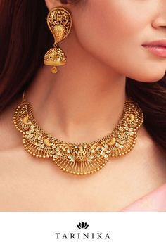 tarinika gianni antique necklace set Antique Gold Necklace Set, Latest Gold Set Designs, 10 Gram Gold Necklace Design, Latest Gold Necklace Designs, Gold Set Design, Short Gold Necklace, Indian Gold Necklace Designs, Antique Necklace Set, Latest Jewellery Designs