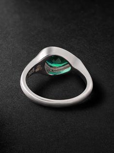 42 SUNS' collections take inspiration from the vivacity of Los Angeles. This signet ring is crafted from 14-karat white gold and centred with a pear-cut laboratory-grown emerald. Emerald Signet Ring, Signet Ring For Men, Best Casual Shirts, Signet Ring Men, Summer Sunglasses, Ring For Men, Fine Jewelry Designers, Luxury Gifts, Pear Cut