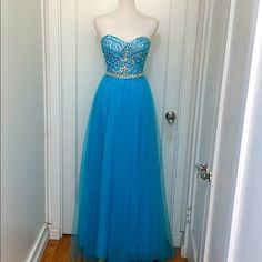 Princess Dress! Gorgeous Full Skirt With Beaded Rhinestoned Bodice. Back Zip And Hook And Eye Closure. Nwt Maggie Sottero, Full Skirt, Princess Dress, Blue And Silver, Fashion Ideas, Two Tone, Strapless Dress, Bodice, Womens Dresses