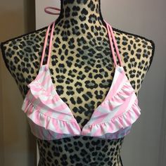 Super Cute New Without Tags Size Small Pink And White Bikini Top Has Removable Padding River Mermaid, Gyaru Y2k, Pink Bikinis, White Swimsuit Top, Gyaru Aesthetic, Thrift Ideas, Oc Clothes, Pretty Swimsuits, Cute Swimwear