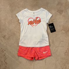 Nike Girls Outfit Size 4t. Short Sleeve Shirt And Shorts. White Shirt And Pink Shorts. Brand New! Girls Athletic Outfits, Nike Girl Outfits, Grey Nike Tracksuit, Nike Jumpsuit, Nike Sweatsuit, Boys Nike Shorts, Nike Set, Nike Tracksuit, Nike Sweats