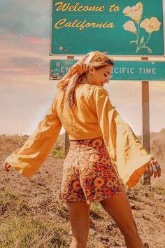 50s Shorts, 70’s Aesthetic, 00s Mode, Chique Outfit, Mode Hippie, 70s Inspired Fashion, 70s Aesthetic, 70s Outfits, 70’s Fashion