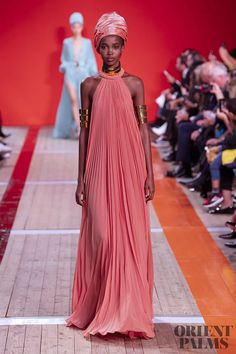 Elie Saab Spring-summer 2020 - Ready-to-Wear Outfits Formal, Ellie Saab, Elie Saab Couture, Elie Saab Spring, Fashion Week Spring 2020, Moda Paris, Outfits Casual, Elie Saab