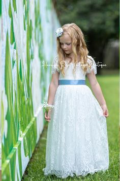 FLOWER GIRL DRESSES 10% OFF - DISCOUNTED IN CART 😍 PLUS FREE SHIPPING ON ALL ORDERS $100 UP The perfect fairytale wedding flower girl dress. This pretty whimsical style White Lace Flower Girl dress features a soft stretch lace bodice and a feathered lace V-back with a full length tulle skirt. Dress is lined and perfect for your flower girl dress, communion dress, baptism dress, birthday dress or special occasion. Beautiful for photoshoots and portraits The perfect flower girl dresses for bohemi Flower Girl Dresses Baby Blue, Blue And White Flower Girl Dresses, Dusty Blue Flower Girl Dress, Flower Girl Dresses White, Flower Girl Dresses Lace, Yellow Flower Girl Dresses, Bohemian Flower Girl Dress, Classic Wedding Themes, Dance Portraits