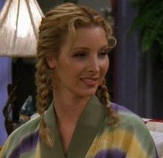 2010s Hairstyles, Phoebe Friends, Corte Shag, Friends Icon, Friends Hair, Phoebe Buffay, Good Hair Day, Dream Hair, Aesthetic Hair