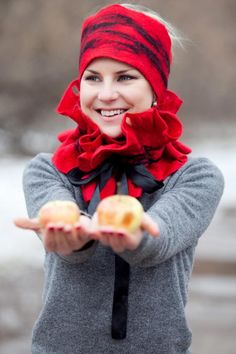 Christmas gift, Felted set, scarf and headband, felted headband, wool headband, red wool accessory,Gift for herFelted Women from merino wool, original handmade Headband.Headband size is universal, comfortable clasp.Original warm women accessory. Bright red color and black decor!Made from merino wool felting techniques using water and soap, 100% handmade.If you have questions or suggestions please contact.Original warm and practical gift for mother friend or sister!My etsy shop : https://www.etsy Red Inspiration, Wool Headband, Felted Hats, Felt Headband, Felt Tote, How To Make Decorations, Women Headband, Wool Accessories, Wool Gifts