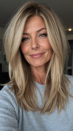 Layers And Side Bangs For Long Hair, 30 Something Hair, Medium Length Face Frame Haircut, Layered Haircut With Side Part, Modern Layers Long Hair, Long Fine Hair With Layers Side Part, Mid 30s Haircuts Women, Women Over 50 Hairstyles Long, Medium Haircuts For Women Side Part