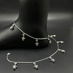 Name of product: Silver Light Weight Anklet / Silver Payal Weight: 26.5 grams. Length: 28 centimeters FREE EXPRESS SHIPPING -----Feedback::- A satisfied customer is our top priority and your feedback forms the backbone of our success. Don't forget to give positive feedback along with good ratings. Thank You Silver Payal, Anklet Silver, Silver Anklet, Sterling Silver Anklet, Silver Lights, Silver Anklets, Top Priority, Pure Silver, Positive Feedback