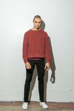 OAK MEN'S SWEATER SIZE: XS COLOR: BURNT ORANGE SHELL: 100% COTTON PULLOVER LONG SLEEVE KNITTED LOOSE, RELAXED  FIT MADE IN MAURITIUS MEASURMENT TAKEN LAYING FLAT: UNDERARMS: 21", WAIST: 19", SLEEVE: 23", SHOULDER: 17.5", LENGTH: 26" NEW WITH TAG, $250 Burnt Orange Mens Sweater, Casual Ribbed Wool Sweater, Winter Cashmere Stretch Sweater, Casual Cashmere Tops For Fall, Stretch Solid Color Cashmere Sweater, Stretch Cashmere Sweater In Solid Color, Casual Winter Polo Sweater In Cashmere, Casual Cashmere Polo Sweater For Winter, Casual Winter Cashmere Polo Sweater