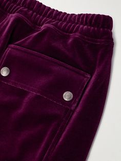 There's nothing quite as sophisticated for days off as one of TOM FORD's track sets. Made in Italy from plush cotton-blend velour, these pants are detailed with smart centre seams and have back flap pockets that secure with logo-engraved snaps. Wear yours with the matching jacket. Tom Ford Clothing, Tom Ford Bag, New Bottega, Pants For Men, Loungewear Shorts, Mr Porter, Lightweight Jacket, Tom Ford, Track Pants