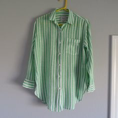 Nwot Rails Women's Button-Up Long Sleeves Shirt Size S Straight Stripe Green/White. New Without Tags. A Curved Hem Makes This Relaxed-Fitting Shirt An Easy Choice For Neatly Tucking In Or Casually Wearing Out. Measurements Lying Flat: Length: 30''. Pit To Pit: 22''. Sleeve Length: 22''. All Measurements Are Approximate. Smoke & Pet Free, Healthy Home. Offers Welcome. Bundle For Discounts. Please Check My Other Items! :) Ask Any & All Questions I’m Happy To Help! :) Thank You For Visiting! :) Hav Striped Linen Top With Button Closure, Green Summer Blouse With Placket, Green Shirt With Button Cuffs For Daywear, Green Blouse With Placket For Summer, Green Blouse With Button Closure And Spread Collar, Green Summer Tops With Button Cuffs, Green Top With Button Cuffs And Spread Collar, Green Tops With Button Cuffs And Spread Collar, Green Buttoned Shirt For Day Out