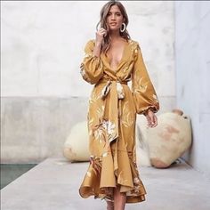 Nwt! Express X Rocky Barnes Kimono Maxi Wrap Dress. As Seen On Influencer Rocky Barnes And Vanderpump Rules Lala Kent. Size Xs/S. Flowy Wrap Style Maxi. Silky Material. So Pretty With Lots Of Movement! Unlined. Dress Only. The Matching Pants Were Not Part Of A Set. Chicwish Skirt, Rocky Barnes, Mode Kimono, Floral Print Kimono, Stil Inspiration, Floral Kimono, Kimono Dress, Maxi Wrap Dress, Express Dresses