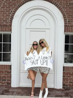 Big little reveal, big little, big little theme, princess diaries big little theme, gamma phi beta, gphi big little reveal, coastal carolina gamma phi beta Bachelor Big Little Reveal, Princess Diaries Big Little Reveal, Big And Little Themes, Big Little Themes Reveal, Funny Big Little Reveal Themes, Big Little Reveal Themes, Big/little Baskets