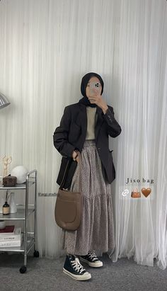 Skirts Outfits Hijab, Outfit Skirt Hijab, Hijab Skirt Outfit, Skirt Hijab Outfit, Ootd Hijab Casual Outfit Ideas, Minimal Ootd, Skirt Outfits Hijab, Muslimah Clothing, Outfit Muslim