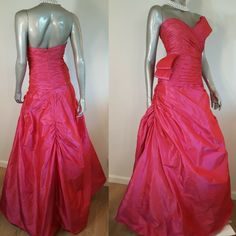 $2,200 Paula Varsalona New Stunning Raspberry Silk Bow Couture Runway Gown Us 12 Fabulous Absolutely Glamours - Just Stunning New With Price Tag - $2,179.00 Our Price $996 Now On Special Sale From Couture Designer Paula Varsalona- Just Stunning - Beautiful Bright Raspberry Red Color. Paula Varsalona Give Us Pure Style And Elegance With This Stunning Raspberry Red Silk Gown Runway Dress. Us Size 12, Please Go By Measurements **** 40" Bust 32" Waist 44" Hips 57" Length Front From Top Of Shoulder T Red Silk Gown, Raspberry Red Color, Runway Gowns, Couture Gown, Blue Velvet Dress, Raspberry Red, Silk Bow, Runway Dresses, Couture Designers