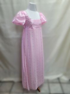 Bridgerton Daphne, Jane Austen Emma, Regency Core, Regency Gown, Regency Era Fashion, Gown Pink, Light Pink Tops, Regency Dress, Visually Pleasing