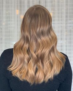 Summer 2020 Hair Color Trends, Hand Tied Extensions, Hair Color Guide, Mental Break, Hair Color Caramel, Henna Hair, Ash Blonde Hair, Chic Spaces