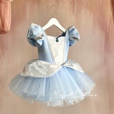 The Cinderella Princess Dress is suitable for Princess birthday parties, Halloween, pageants, photo shootings and many other special occasions for babies, toddlers and little girls.
The Princess baby dress is hand made and can be customized to your daughter's size. The standard sizes are US numeric 0-3 months, 3-6 months, 6-9 months, 9-12 months, 12-18 months, 2T, 3T, 4T, 5, 6, 7, 8, 9 and 10 Toddler Girl Halloween Costume, Princess Baby Dress, Halloween Costume Toddler Girl, Toddler Girl Halloween, Halloween Princess, Cinderella Princess, Baby Kostüm, Cinderella Dress, Cinderella Costume