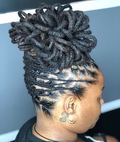 Lock Hairstyles, Dreadlock Ideas, Style Locs, Pretty Locs, Growing Long Natural Hair, Natural Hair Salon, Dreads Hairstyles, Locs Styles, Loc Inspiration