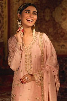 Itr (100% Advance Payment)– Zaaviay Modern Ethnic Outfits, Pink Formal Dress, Floral Embroidery Dress, Desi Clothes, Silk Outfit, Ethnic Outfits, Pakistani Bridal Wear, Indian Suits, Indian Designer Outfits