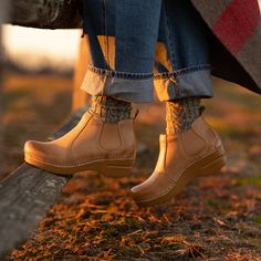 Frankie Honey Distressed – Dansko Famolare Shoes 1970s, Dansko Boots Outfit, Dansko Clogs Outfit, Wearing Ankle Boots, Dansko Boots, Teacher Shoes, Mary Jane Clogs, Clog Boots, Wide Heels