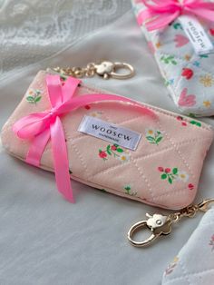 This cute handmade card holder is versatile and stylish for everyday use, ideal for keeping business cards, cash, change, receipts, keys organized. Made of high-quality cotton fabric with a durable YKK zipper, it also serves as coin purse, small makeup bag or keychain wallet for storing lipstick, earrings, jewelry, and small toiletries, cosmetic items or tech accessories. Each pouch comes with a detachable keychain which makes it easy to attach to your handbag or keys for easy access and better Lipstick Earrings, Floral Makeup Bag, Floral Makeup, Small Makeup Bag, Key Pouch, Cosmetic Items, Keychain Wallet, Small Makeup, Cute Keychain