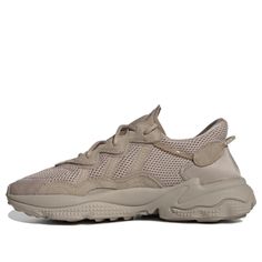 Oswego Adidas, Adidas Brown, Adidas Originals Ozweego, Adidas Ozweego, Marathon Running Shoes, Marathon Running, Running Shoes Sneakers, Nike Huarache, Stylish Sneakers