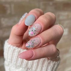 Light pink shimmer. Nail 2023, Pastel Nails Designs, Sparkle Nails, Design Nail, Dip Powder Nails, Dipped Nails, Birthday Nails, Funky Nails, Powder Nails