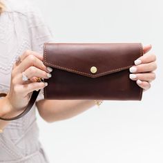 A minimalist women's leather clutch wallet, meticulously handcrafted from the best authentic american leather. We've designed this wallet be an everyday clutch with keen attention to detail and plenty of storage room to house your phone, cash, coins, and plenty of cards. Each wallet has waxed and burnished edges for a premium, long lasting finish. It's a a perfect addition to our Leather Totes!• Fits all phone sizes up to iPhone 11 Pro and Samsung Galaxy Note 10+ • Authentic American Full Grain Field Notes Wallet, Womens Leather Wallet, Leather Laptop Sleeve, Toiletry Bag Women, Leather Mouse, Leather Toiletry Bag, Leather Clutch Wallet, Leather Totes, Wallet For Women