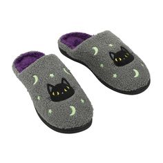 Get into the Halloween spirit with these men’s gray scuff slippers, featuring a glowing black cat surrounded by stars and crescent moons. Made with 100% polyester, TPR outsoles, and soft faux fur, these slippers combine comfort with a touch of spooky charm. The slip-on design ensures ease of use, and the glow-in-the-dark feature adds a fun twist. For easy care, machine wash them on cold with like colors and tumble dry on low heat. Avoid bleach to preserve the glow. Monster Slippers, House Shoes Slippers, Halloween Black Cat, Slide Slippers, Clog Slippers, Bunny Face, Unique Halloween, Halloween Black, Halloween Spirit