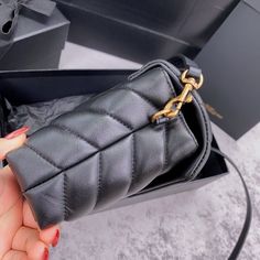 Size: 20cm*14cm*7cm It comes with Dust box, Care manual, Tag, and Paper bag. Luxury Backpack, Luxury Clutch, Luxury Crossbody, Tote Backpack, New Handbags, Small Bags, Crossbody Shoulder Bag, Evening Bags, Backpack Bags