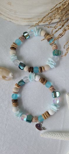 Bracelets Beachy, Sea Glass Jewelry Diy, Swiftie Bracelets, Beachy Bracelets, Glass Bracelets, Jump Ring Jewelry, Crystal Bead Jewelry, Beachy Jewelry, Sea Glass Bracelet