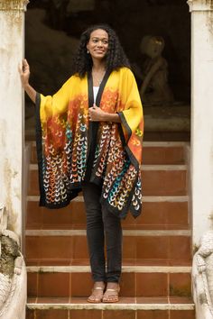 You won't mind covering up when you've got Akkharaphon's fun and funky kimono jacket by your side. Crafted from 100% linen by Thai artisans, the jacket features a hand-painted batik pattern inspired by the betel nut, a popular Thai snack and ceremonial food. Batik Kimono, Betel Nut, Cotton Caftan, Batik Art, Fair Trade Clothing, Buy Linen, Batik Pattern, Caftan Dress, Kimono Jacket