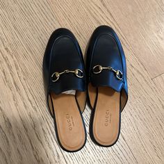 Never Worn, Like New, Black Leather Gucci Mules, Size 36 Woman’s. Perfect For Any Occasion. I Love Them But Unfortunately They Are Too Small On Me. I No Longer Have The Box But Will Include The Bag. 23rd Birthday, Gucci Mules, Gucci Black, Gucci Shoes, Shoes Black, New Black, Black Shoes, Black Leather, Like New