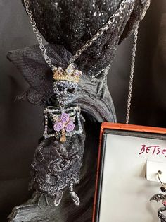 Betsey Johnson *DARK MAGIC* SKELETON BRIDE Halloween Necklace/Earring Set | eBay Magic Skeleton, Black Lace Veil, Skeleton Bride, Bride Halloween, Mismatch Earrings, Gothic Images, Bride Necklace, Dark Magic, Halloween Necklace