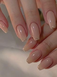 Nail For Bridesmaid, Nails Ideas For Moms, Natural Nails For Prom, Wedding Glam Nails, Neutral Nails Prom, Nails That Match Gold Dress, Wedding Nail Art Design Classy, Nails With Beige Dress, Beige Nails With White Tips