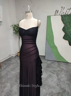 Purple And Black Hoco Dress, Alternative Prom Dress Retro Vintage, Goth Graduation Dress, 90s Ball Gown, 90s Ball Dress, Black 90s Prom Dress, Emo Homecoming Dresses, Pink Vintage Prom Dress, Goth Bridesmaid Dresses