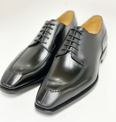 Style: 20141-2002-Black Simple, Elegant, Stunning! Completely Handmade, this Hand Burnished lace-up oxford from the Ugo Vasare collection features Goodyear Welted construction, soft Calfskin lining, cushioned insole, Split-Toe, a stitched welt and a full Leather sole! Matching Belt Available. Don't see your size? This style may be special ordered. Cordovan Shoes, Shoe Horn, Black 13, Shoe Tree, Goodyear Welt, Simple Elegant, Horse Hair, Toe Shoes, Suede Shoes