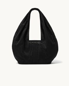 Big Hobo Bag Moiré Black - Chylak Bags Inspiration, Minimal Bags, Design 2023, Accessories Bags Shoes, Hobo Bags, Recycled Polyester Fabric, How To Make Handbags, Black Shoulder Bag, Berets